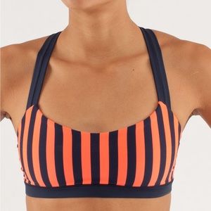 Sold! Lululemon cardio kick bra in sea stripe light flare inkwell